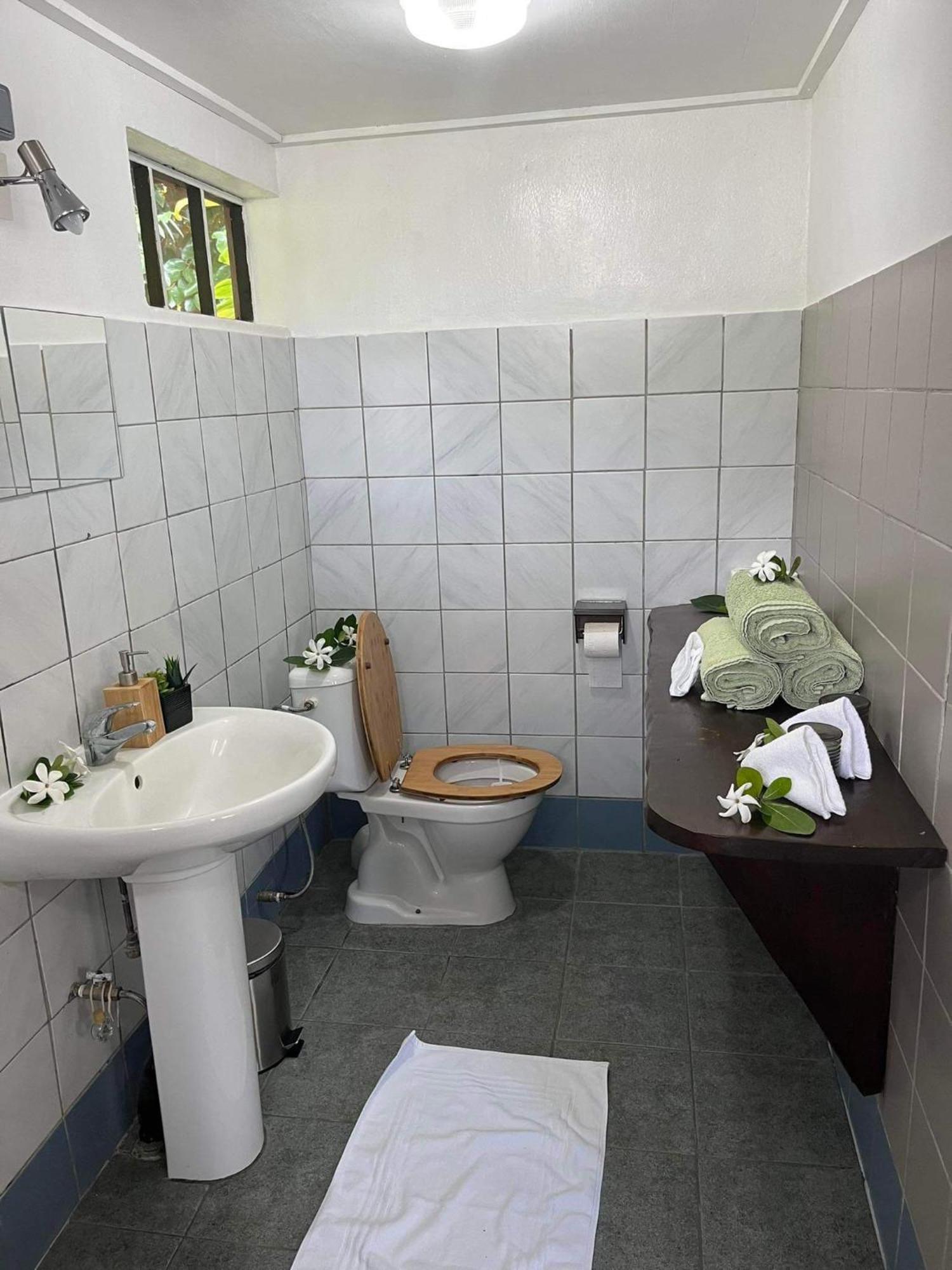 Pension Hibiscus Taha'A Vaitoare  エクステリア 写真