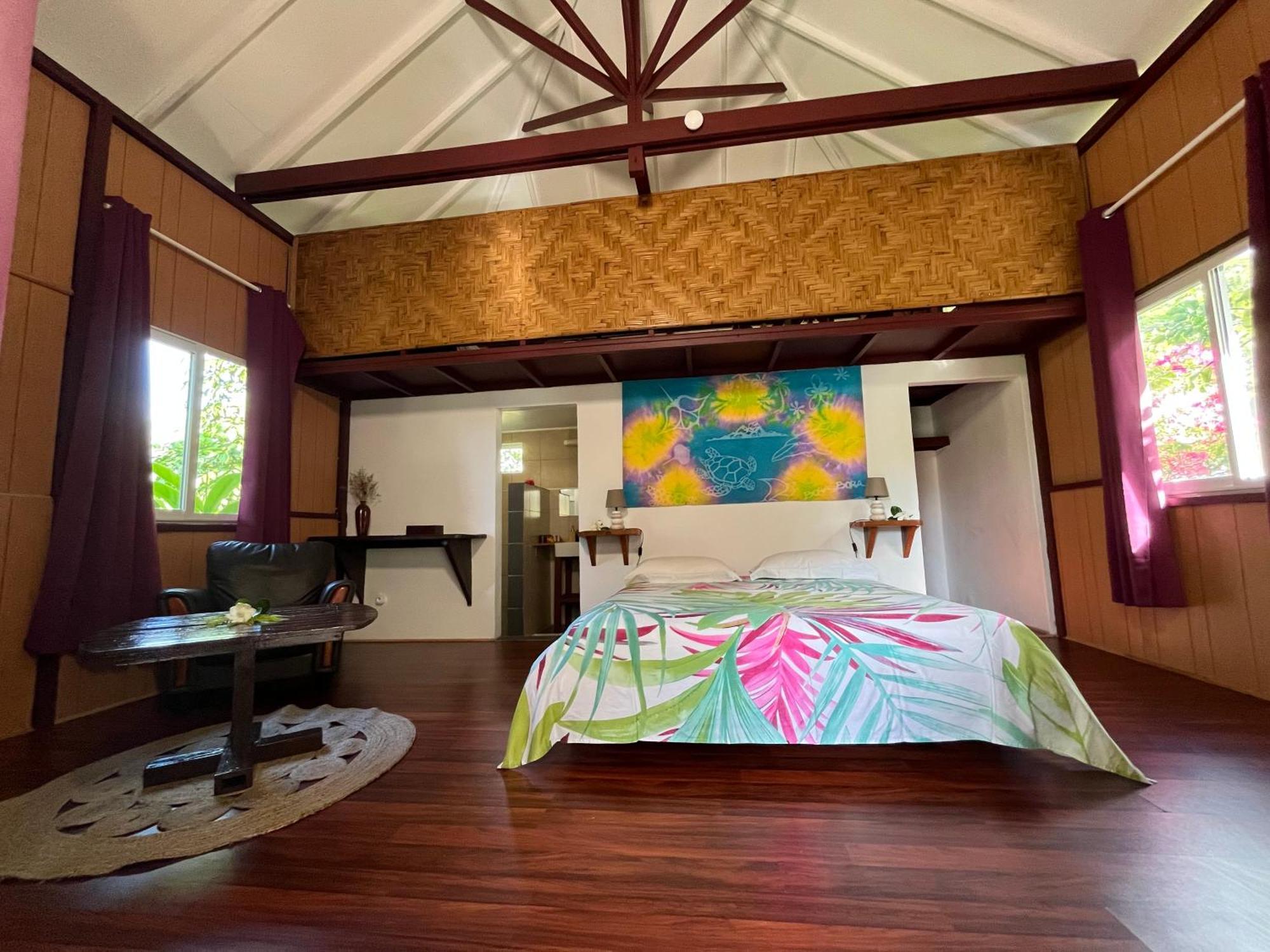Pension Hibiscus Taha'A Vaitoare  エクステリア 写真